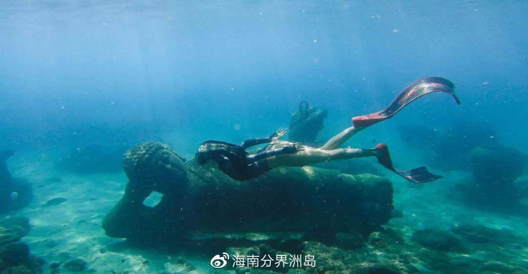 视频拍下辽宁营口某滑雪场缆车外悬挂一游客 景区:系个人操作失误导致 已救下