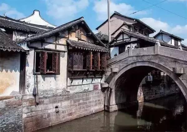 废弃铁路变身城市秘境