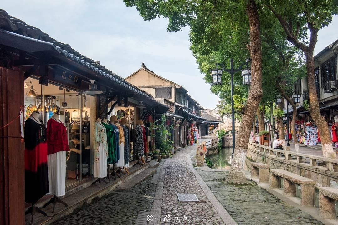 好朋友帮我撮合最后他俩走在了一起我该怎么问她？游戏画面